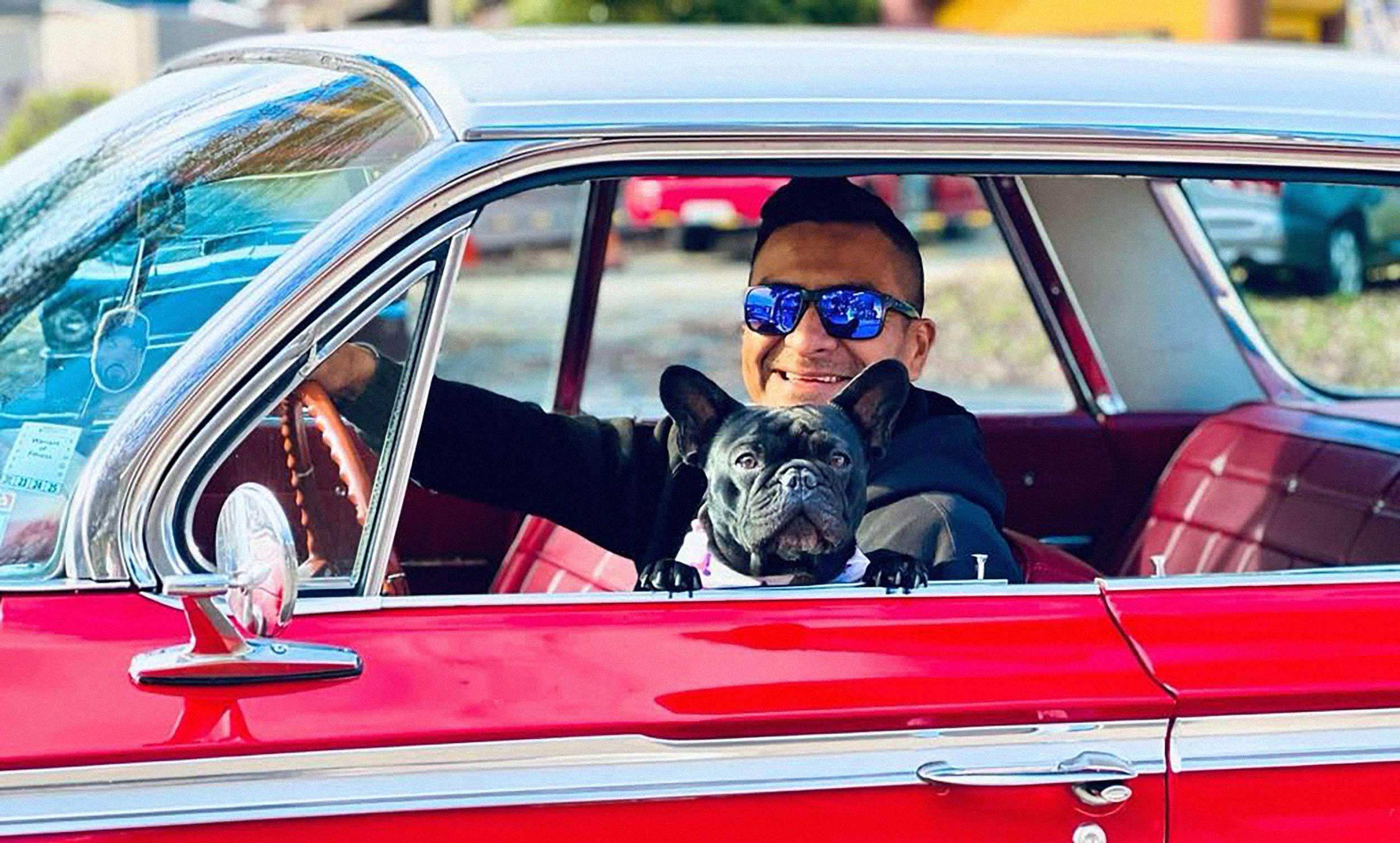 Claudio-Dog-Car2